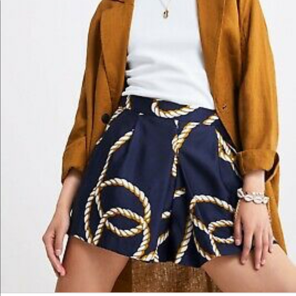 Zara knot short